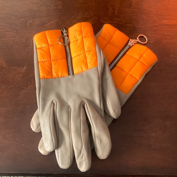 Lambskin gloves - Picture 1 of 3